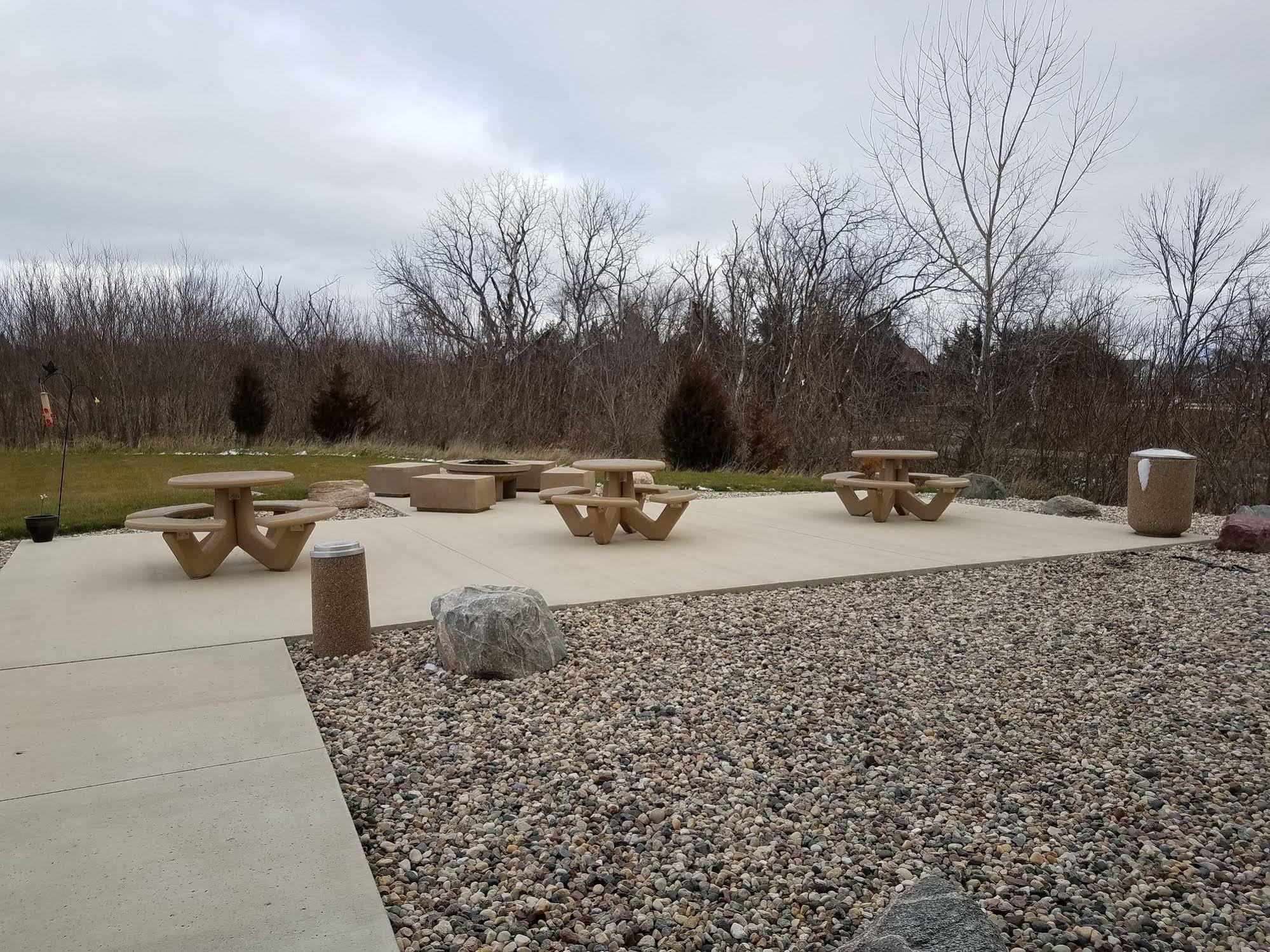 Okoboji Inn & Suites Milford Eksteriør billede
